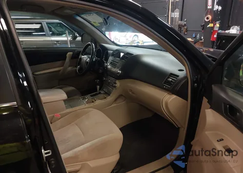 2012 Toyota Highlander Base V6 z USA, uszkodzony, nr VIN 5TDBK3EH2CS119642